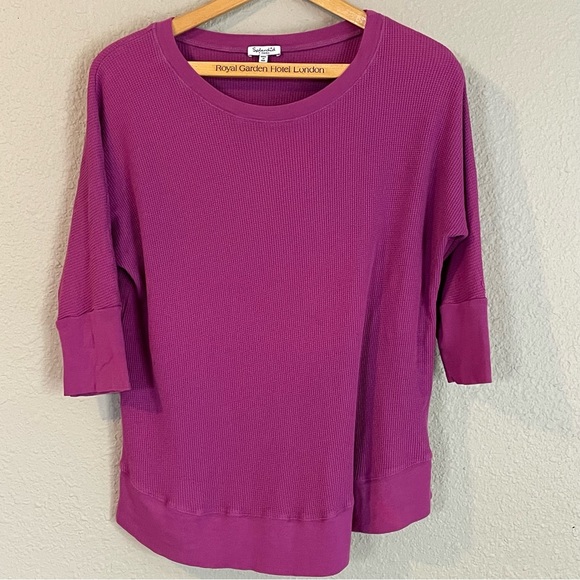Splendid 3/4 length sleeve. Fuchsia colored waffle knit top. Women’s size XS. - Picture 2 of 5